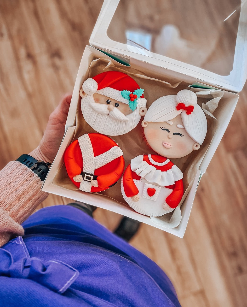 White Cupcake Box with window and insert for 4 cupcakes